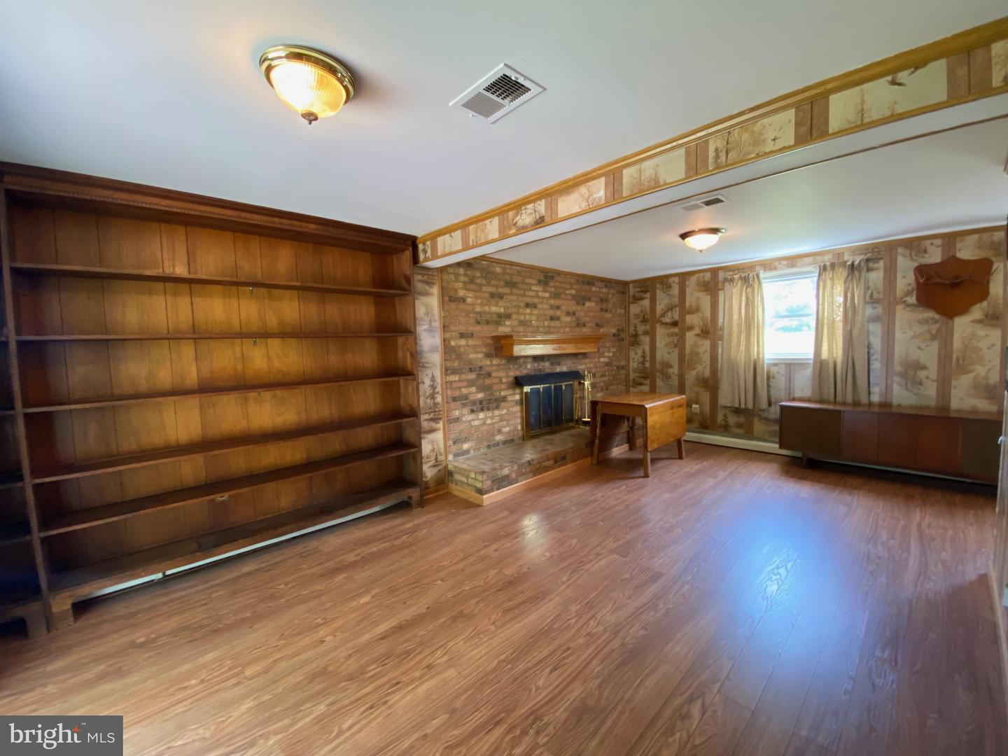 1606 FLORIDA AVE, WOODBRIDGE, Virginia 22191, 4 Bedrooms Bedrooms, ,1 BathroomBathrooms,Residential,For sale,1606 FLORIDA AVE,VAPW2098090 MLS # VAPW2098090