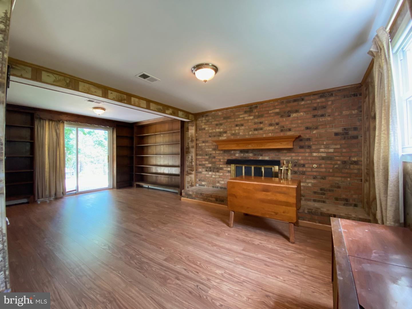1606 FLORIDA AVE, WOODBRIDGE, Virginia 22191, 4 Bedrooms Bedrooms, ,1 BathroomBathrooms,Residential,For sale,1606 FLORIDA AVE,VAPW2098090 MLS # VAPW2098090