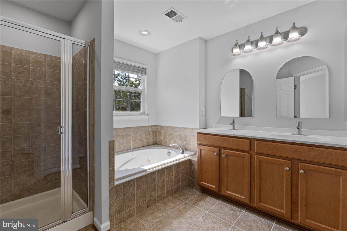 12749 STONE LINED CIR, WOODBRIDGE, Virginia 22192, 3 Bedrooms Bedrooms, ,2 BathroomsBathrooms,Residential,For sale,12749 STONE LINED CIR,VAPW2098172 MLS # VAPW2098172