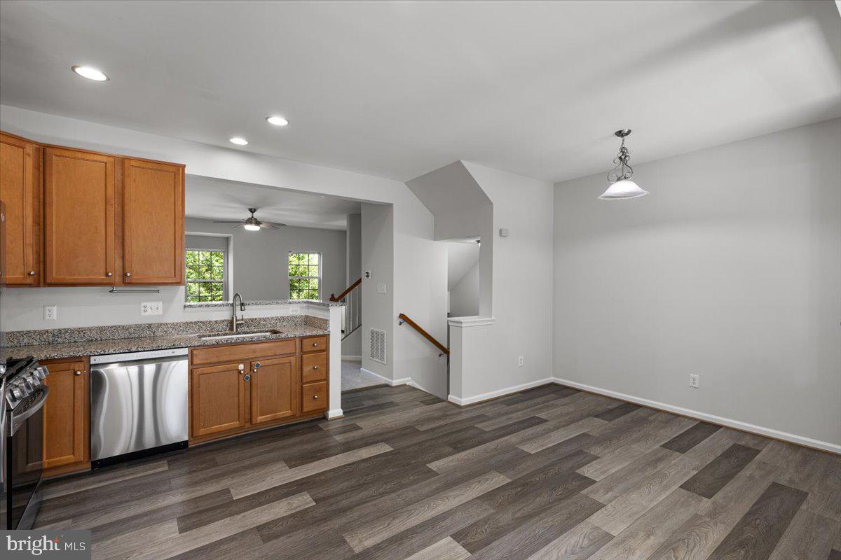 12749 STONE LINED CIR, WOODBRIDGE, Virginia 22192, 3 Bedrooms Bedrooms, ,2 BathroomsBathrooms,Residential,For sale,12749 STONE LINED CIR,VAPW2098172 MLS # VAPW2098172