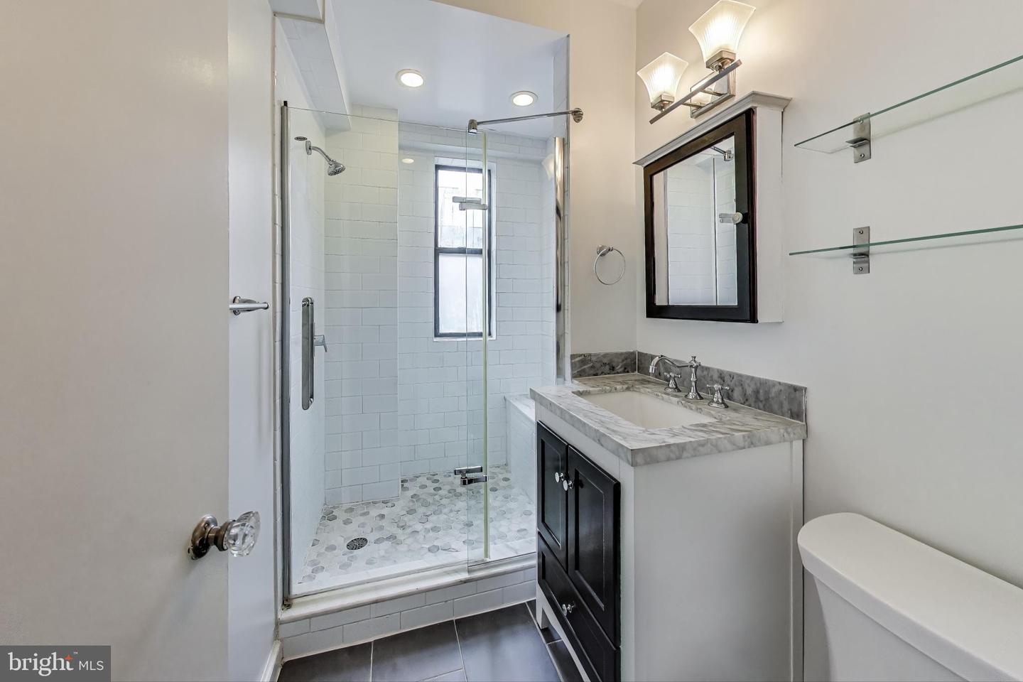 1 SCOTT CIR NW #305, WASHINGTON, District Of Columbia 20036, 1 Bedroom Bedrooms, ,1 BathroomBathrooms,Residential,For sale,1 SCOTT CIR NW #305,DCDC2208188 MLS # DCDC2208188