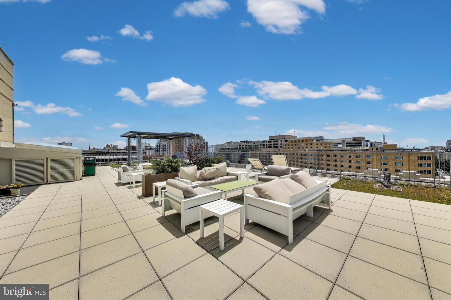 1 SCOTT CIR NW #305, WASHINGTON, District Of Columbia 20036, 1 Bedroom Bedrooms, ,1 BathroomBathrooms,Residential,For sale,1 SCOTT CIR NW #305,DCDC2208188 MLS # DCDC2208188