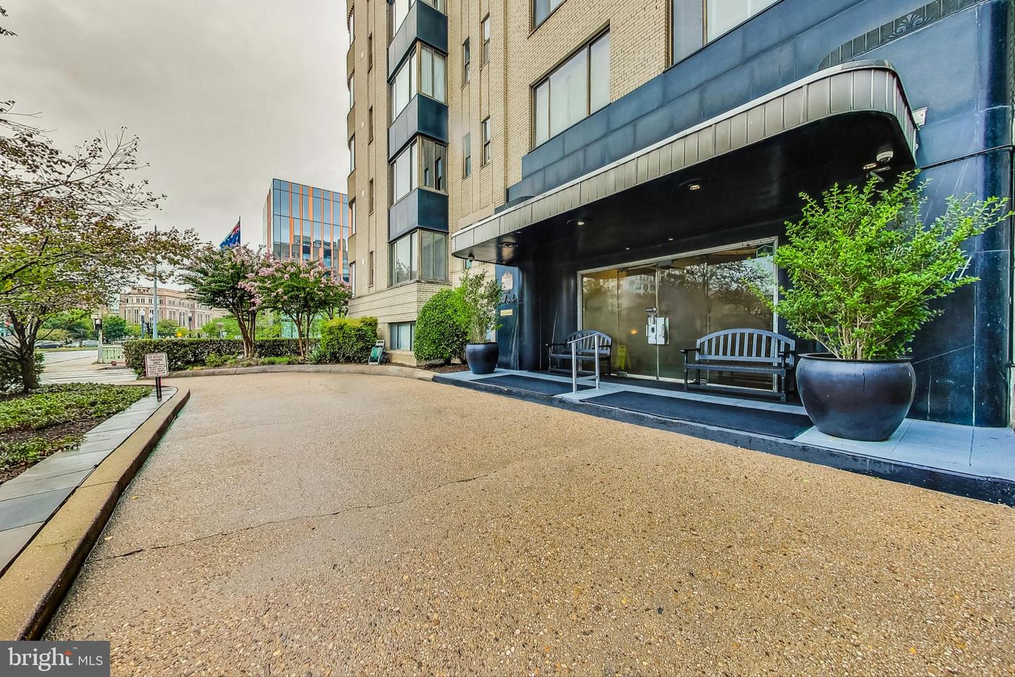 1 SCOTT CIR NW #305, WASHINGTON, District Of Columbia 20036, 1 Bedroom Bedrooms, ,1 BathroomBathrooms,Residential,For sale,1 SCOTT CIR NW #305,DCDC2208188 MLS # DCDC2208188