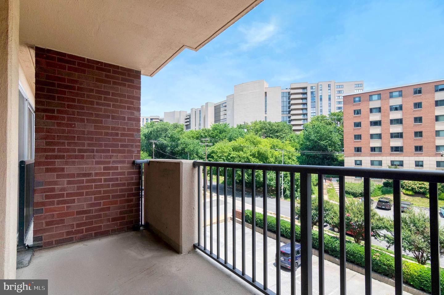 1300 ARMY NAVY DR #320, ARLINGTON, Virginia 22202, 1 Bedroom Bedrooms, ,1 BathroomBathrooms,Residential,For sale,1300 ARMY NAVY DR #320,VAAR2059978 MLS # VAAR2059978