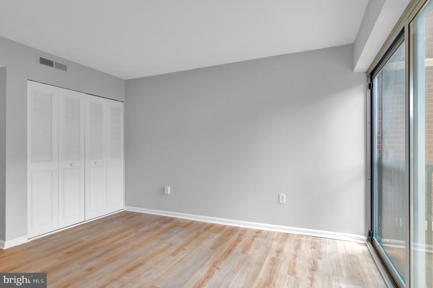 1300 ARMY NAVY DR #320, ARLINGTON, Virginia 22202, 1 Bedroom Bedrooms, ,1 BathroomBathrooms,Residential,For sale,1300 ARMY NAVY DR #320,VAAR2059978 MLS # VAAR2059978