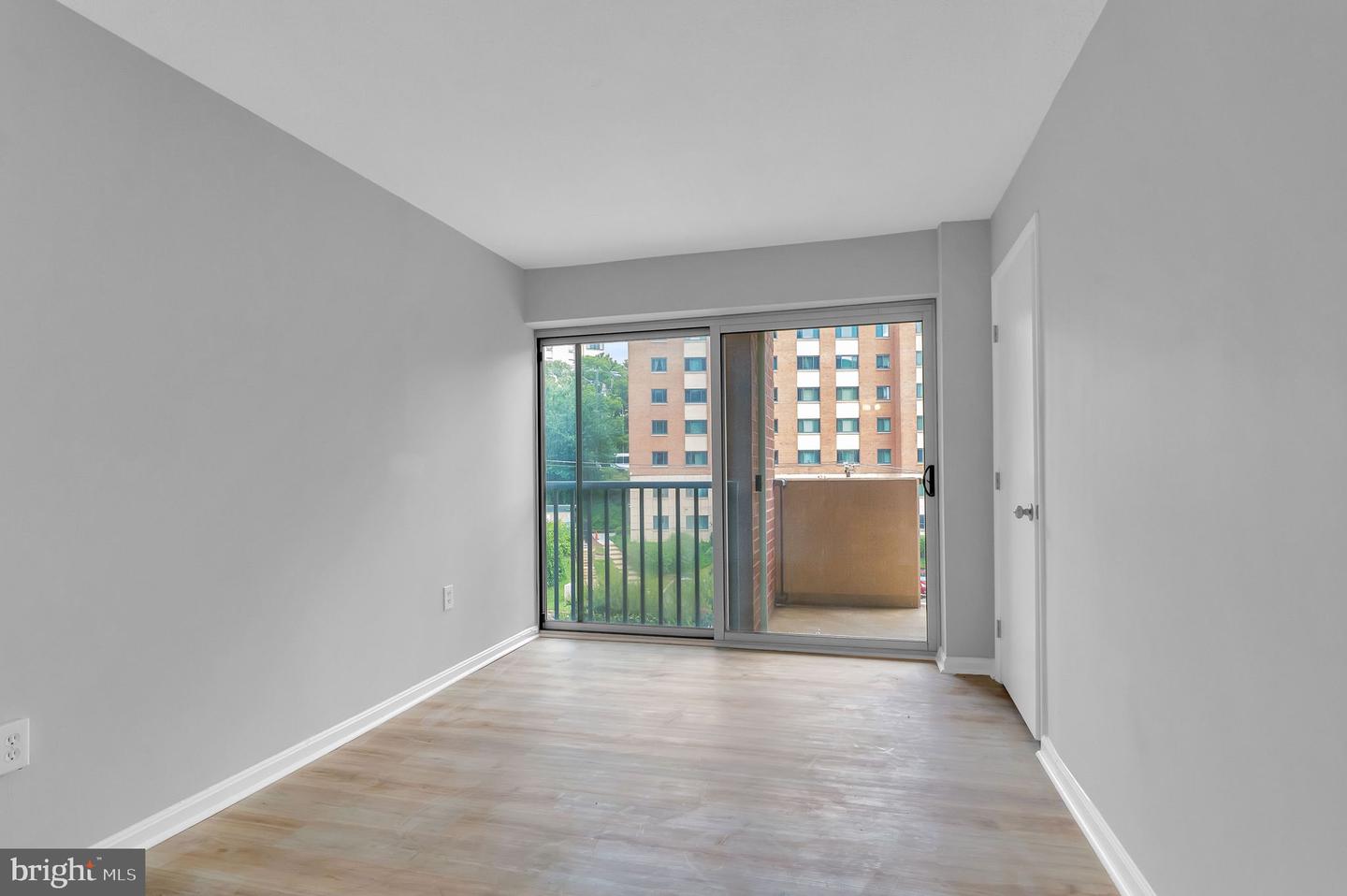 1300 ARMY NAVY DR #320, ARLINGTON, Virginia 22202, 1 Bedroom Bedrooms, ,1 BathroomBathrooms,Residential,For sale,1300 ARMY NAVY DR #320,VAAR2059978 MLS # VAAR2059978