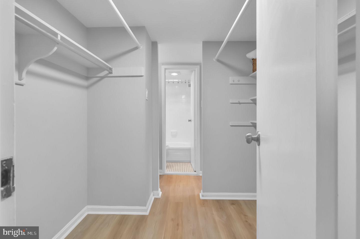 1300 ARMY NAVY DR #320, ARLINGTON, Virginia 22202, 1 Bedroom Bedrooms, ,1 BathroomBathrooms,Residential,For sale,1300 ARMY NAVY DR #320,VAAR2059978 MLS # VAAR2059978