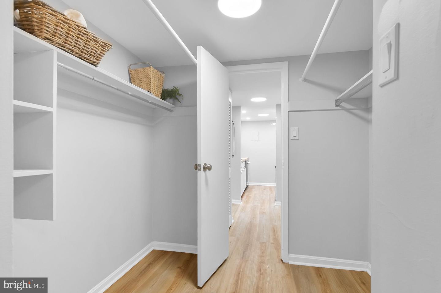 1300 ARMY NAVY DR #320, ARLINGTON, Virginia 22202, 1 Bedroom Bedrooms, ,1 BathroomBathrooms,Residential,For sale,1300 ARMY NAVY DR #320,VAAR2059978 MLS # VAAR2059978