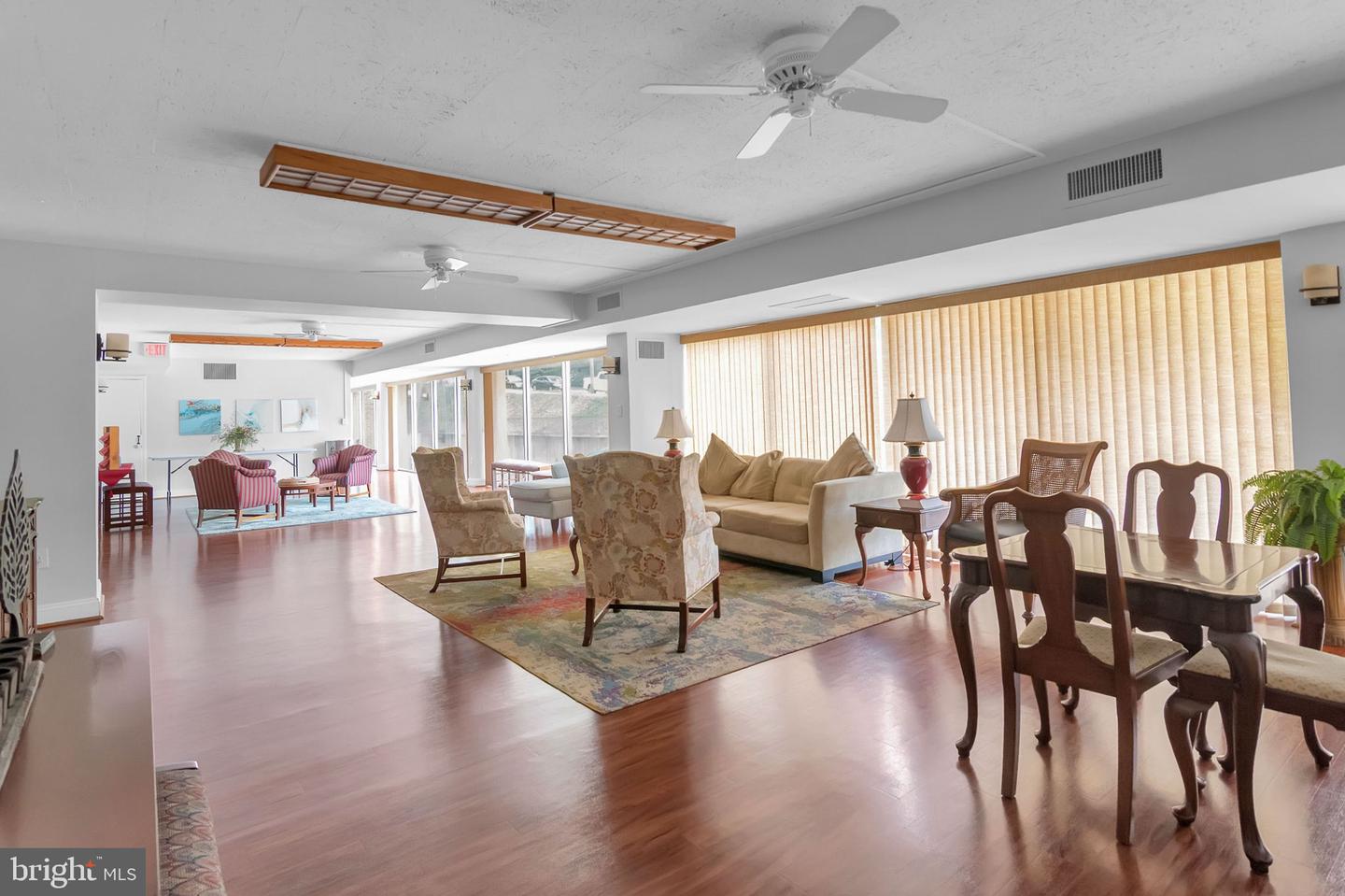 1300 ARMY NAVY DR #320, ARLINGTON, Virginia 22202, 1 Bedroom Bedrooms, ,1 BathroomBathrooms,Residential,For sale,1300 ARMY NAVY DR #320,VAAR2059978 MLS # VAAR2059978