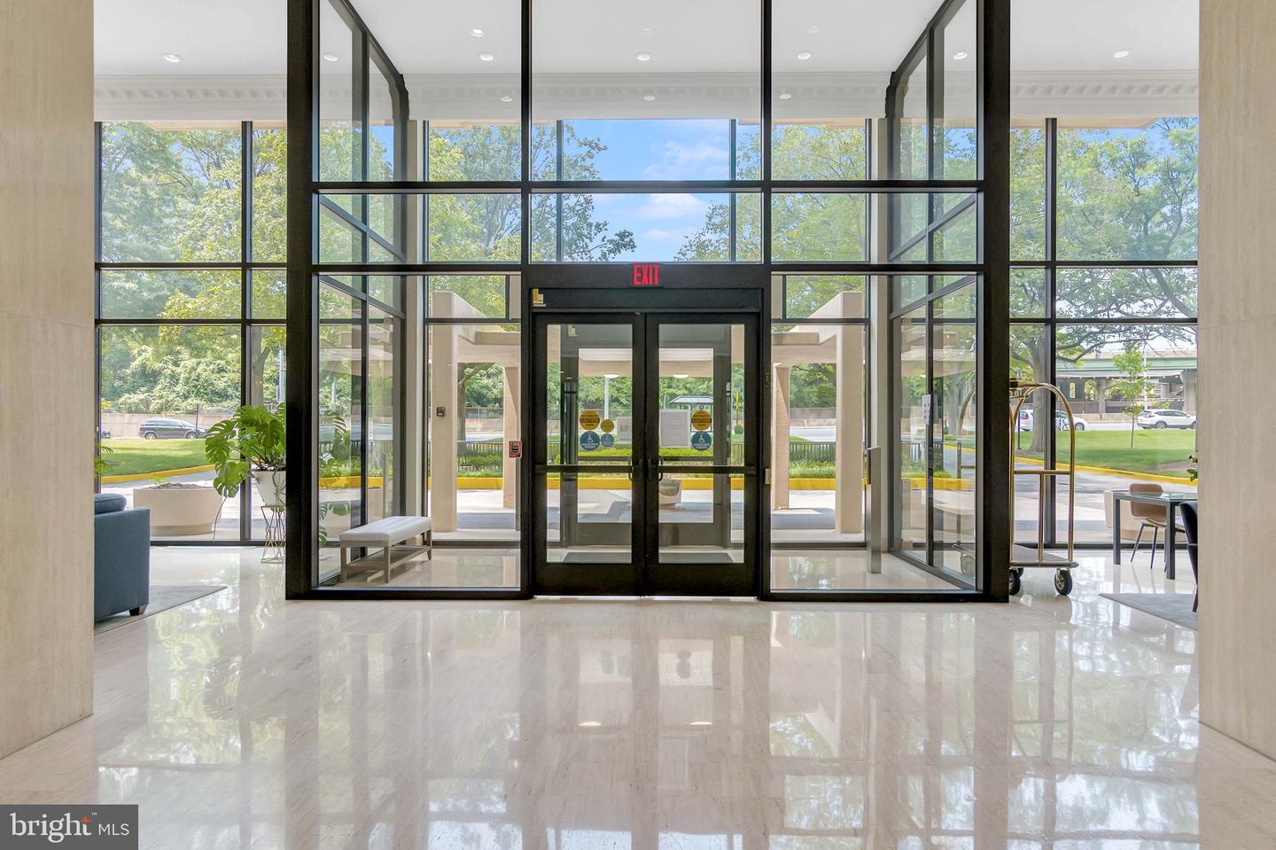 1300 ARMY NAVY DR #320, ARLINGTON, Virginia 22202, 1 Bedroom Bedrooms, ,1 BathroomBathrooms,Residential,For sale,1300 ARMY NAVY DR #320,VAAR2059978 MLS # VAAR2059978