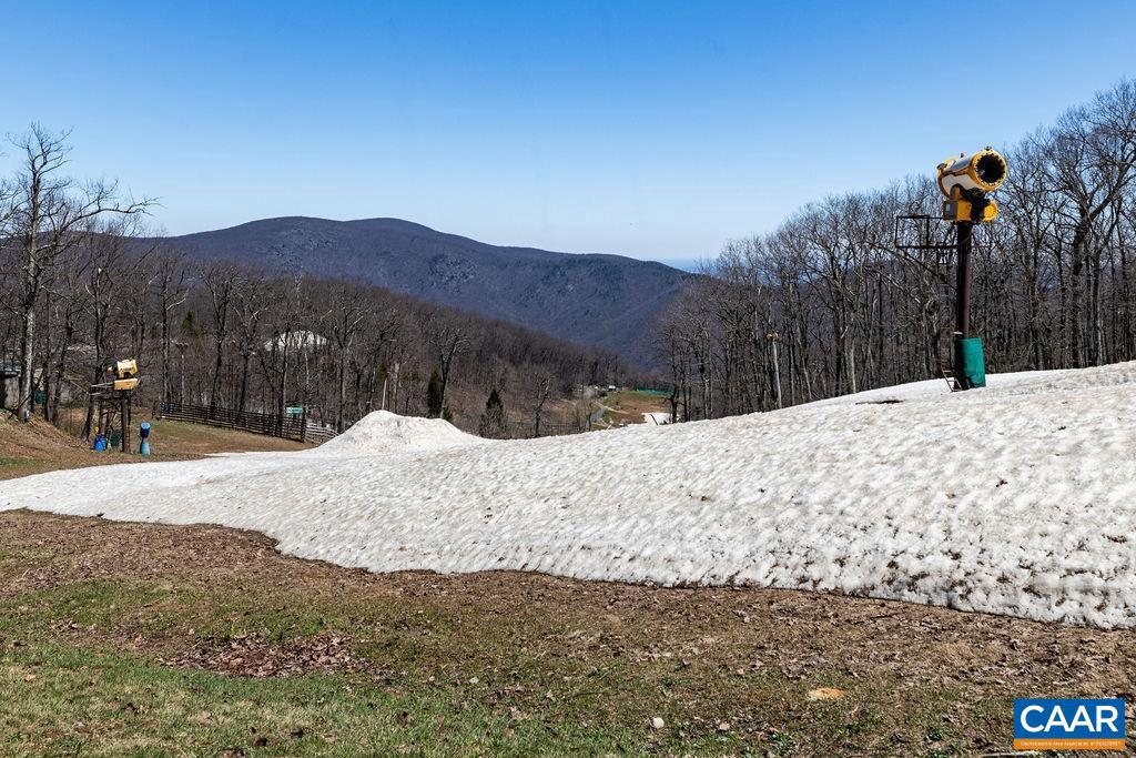 107 EAGLES CT CONDOS #107, WINTERGREEN RESORT, Virginia 22967, 2 Bedrooms Bedrooms, ,1 BathroomBathrooms,Residential,For sale,107 EAGLES CT CONDOS #107,662961 MLS # 662961