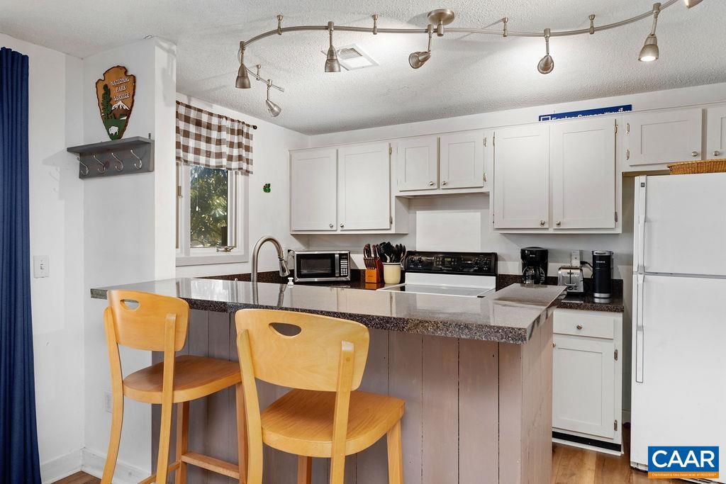107 EAGLES CT CONDOS #107, WINTERGREEN RESORT, Virginia 22967, 2 Bedrooms Bedrooms, ,1 BathroomBathrooms,Residential,For sale,107 EAGLES CT CONDOS #107,662961 MLS # 662961