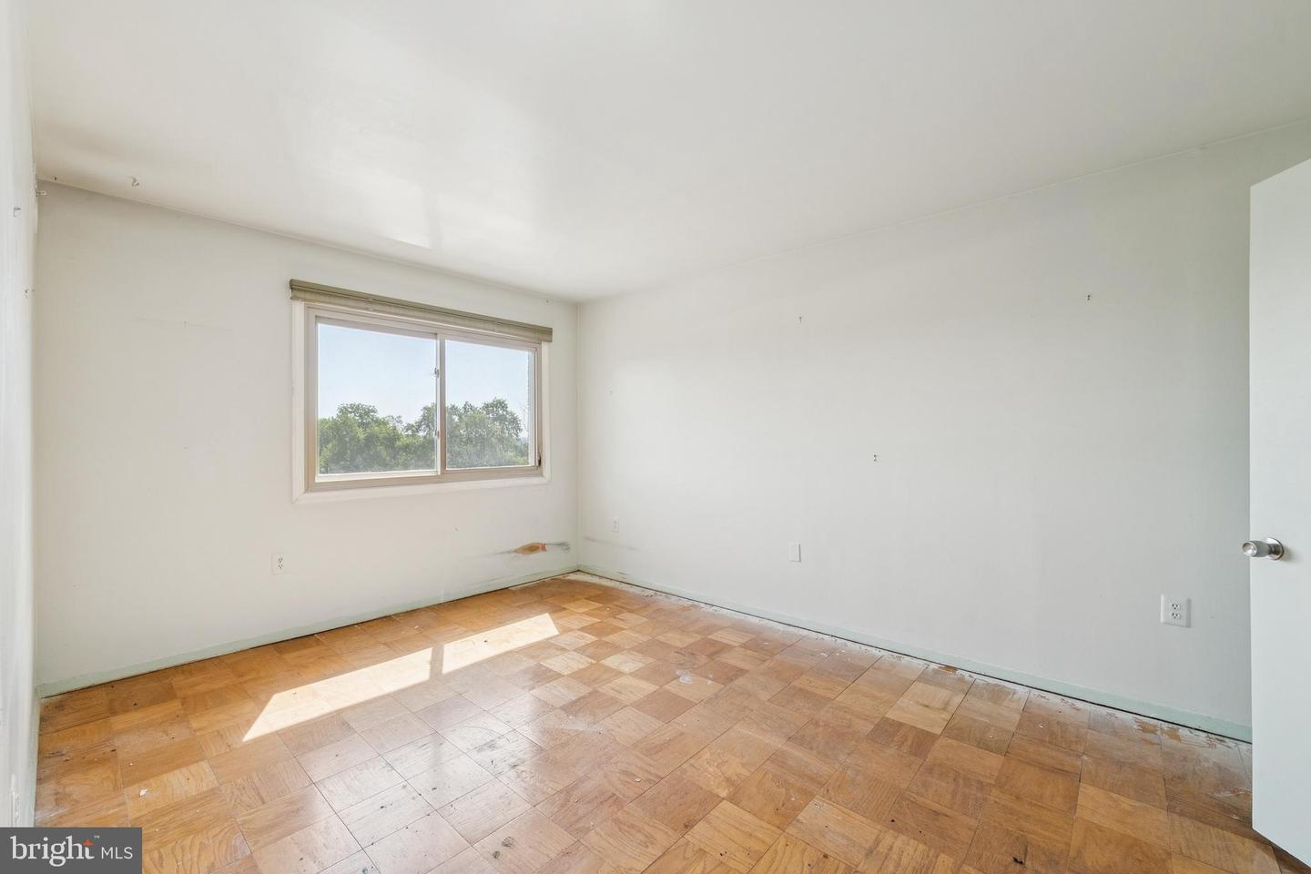 12701 DARA DR #303, WOODBRIDGE, Virginia 22192, 2 Bedrooms Bedrooms, ,1 BathroomBathrooms,Residential,For sale,12701 DARA DR #303,VAPW2092258 MLS # VAPW2092258