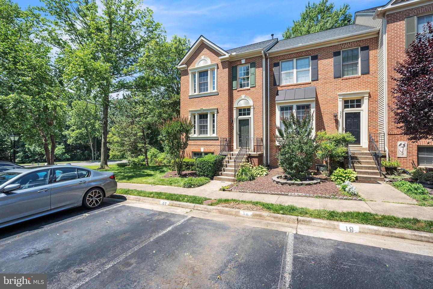 5561 JOWETT CT, ALEXANDRIA, Virginia 22315, 3 Bedrooms Bedrooms, ,2 BathroomsBathrooms,Residential,For sale,5561 JOWETT CT,VAFX2240110 MLS # VAFX2240110