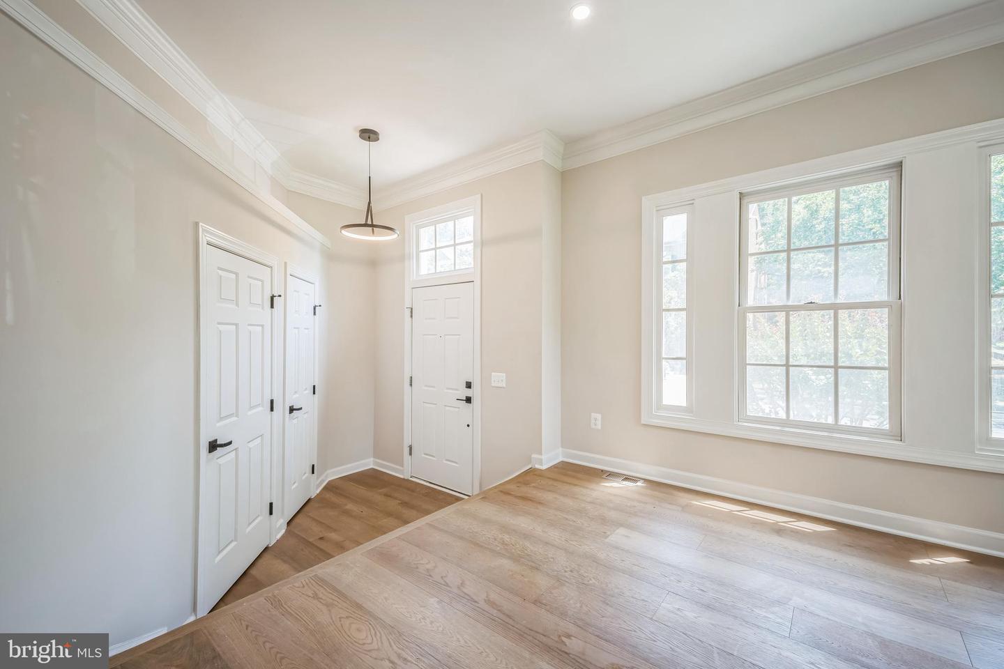5561 JOWETT CT, ALEXANDRIA, Virginia 22315, 3 Bedrooms Bedrooms, ,2 BathroomsBathrooms,Residential,For sale,5561 JOWETT CT,VAFX2240110 MLS # VAFX2240110