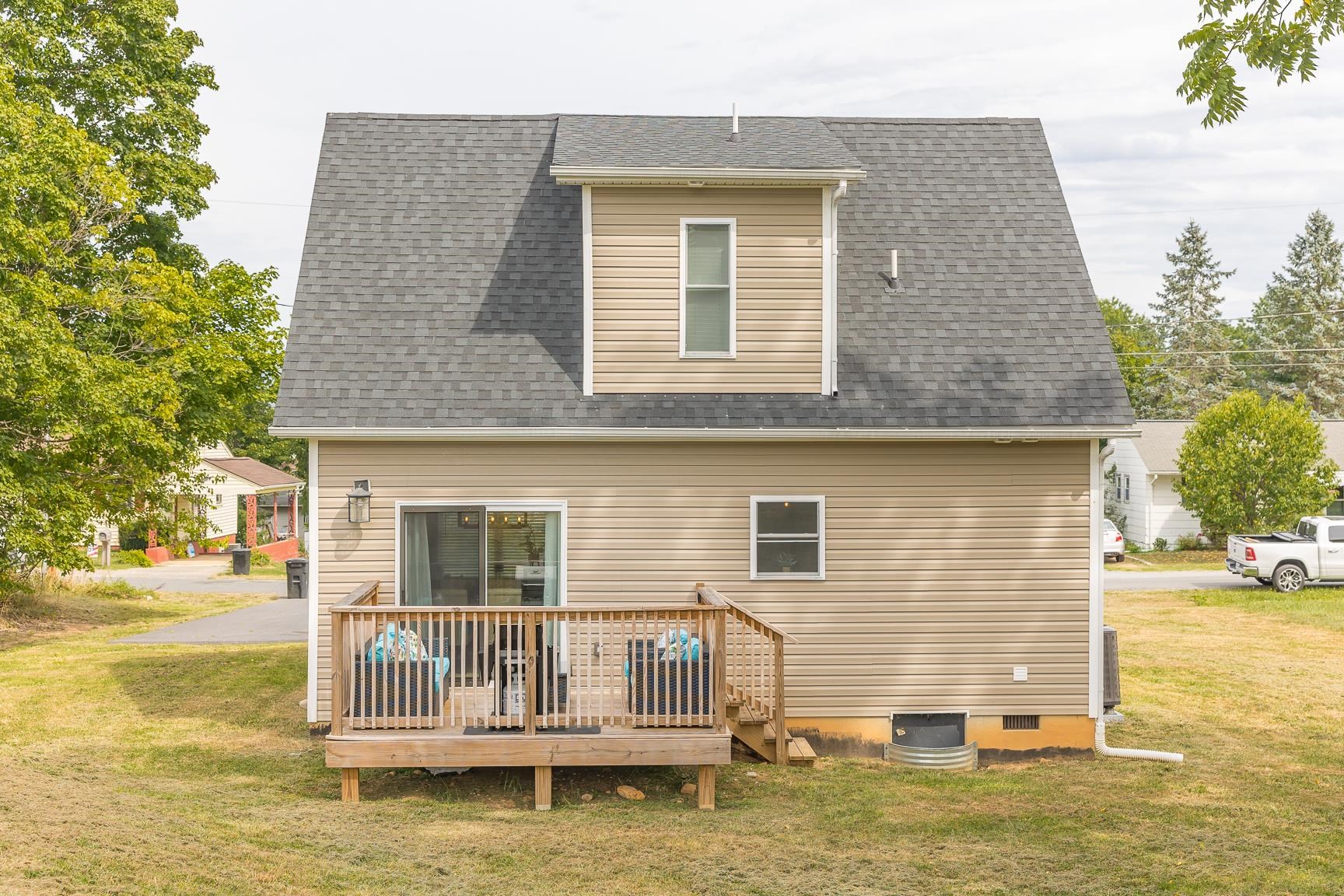810 DENVER AVE, SHENANDOAH, Virginia 22849, 3 Bedrooms Bedrooms, ,2 BathroomsBathrooms,Residential,810 DENVER AVE,666321 MLS # 666321