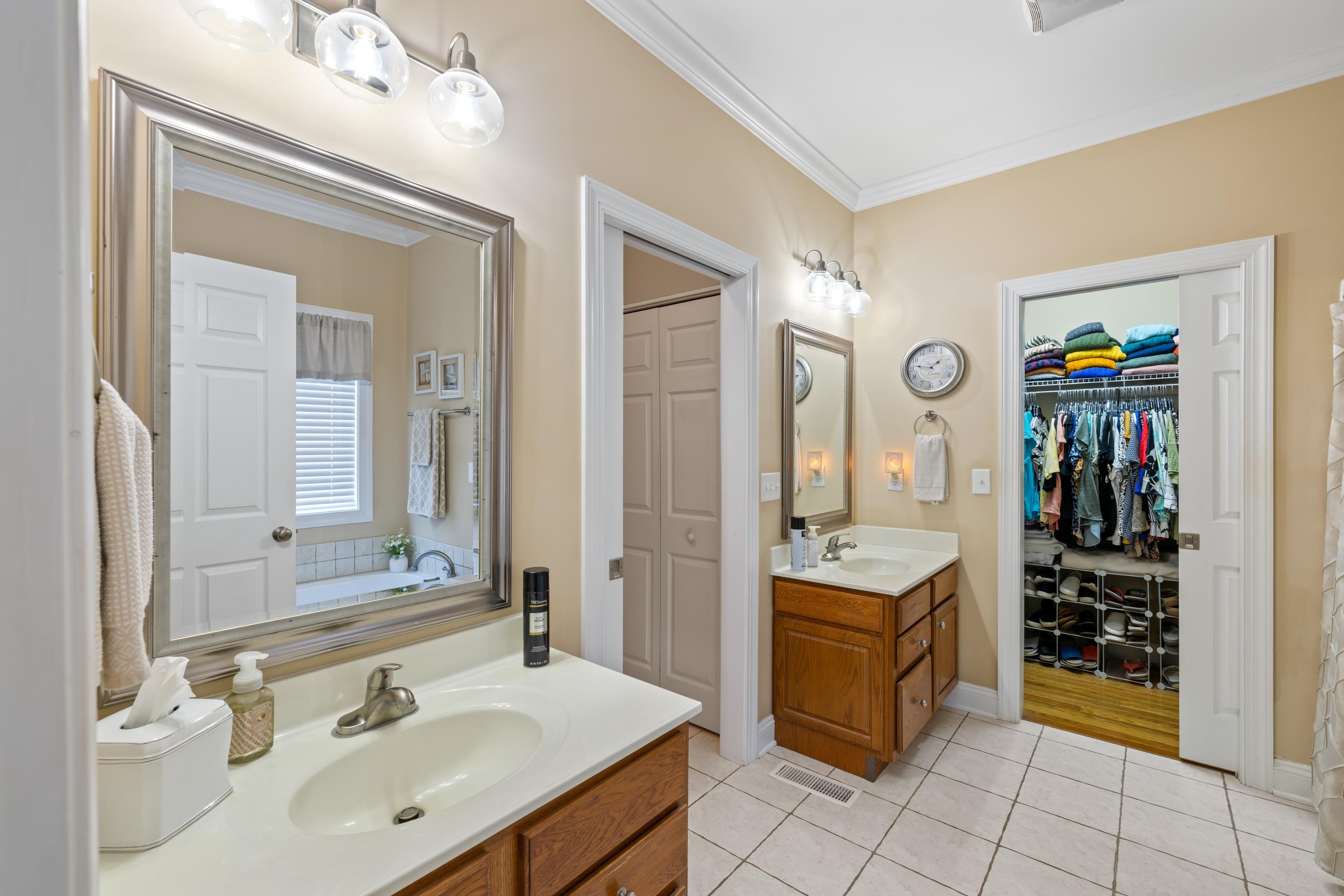 105 MIDVALE CROSSING, STAUNTON, Virginia 24401, 3 Bedrooms Bedrooms, ,2 BathroomsBathrooms,Residential,105 MIDVALE CROSSING,666323 MLS # 666323