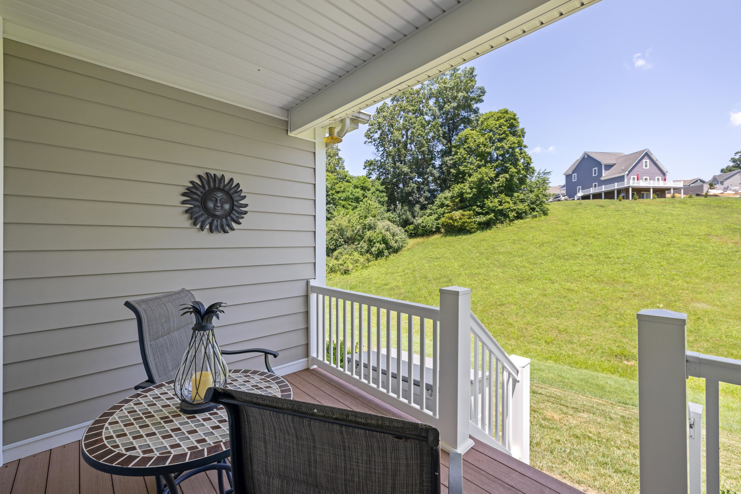 105 MIDVALE CROSSING, STAUNTON, Virginia 24401, 3 Bedrooms Bedrooms, ,2 BathroomsBathrooms,Residential,105 MIDVALE CROSSING,666323 MLS # 666323