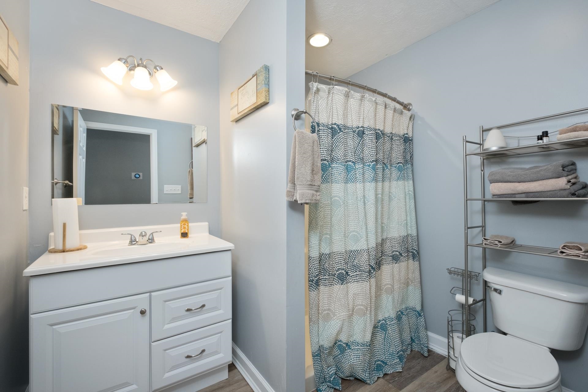 16998 E SUMMIT AVE, ELKTON, Virginia 22827, 5 Bedrooms Bedrooms, ,5 BathroomsBathrooms,Residential,16998 E SUMMIT AVE,666324 MLS # 666324