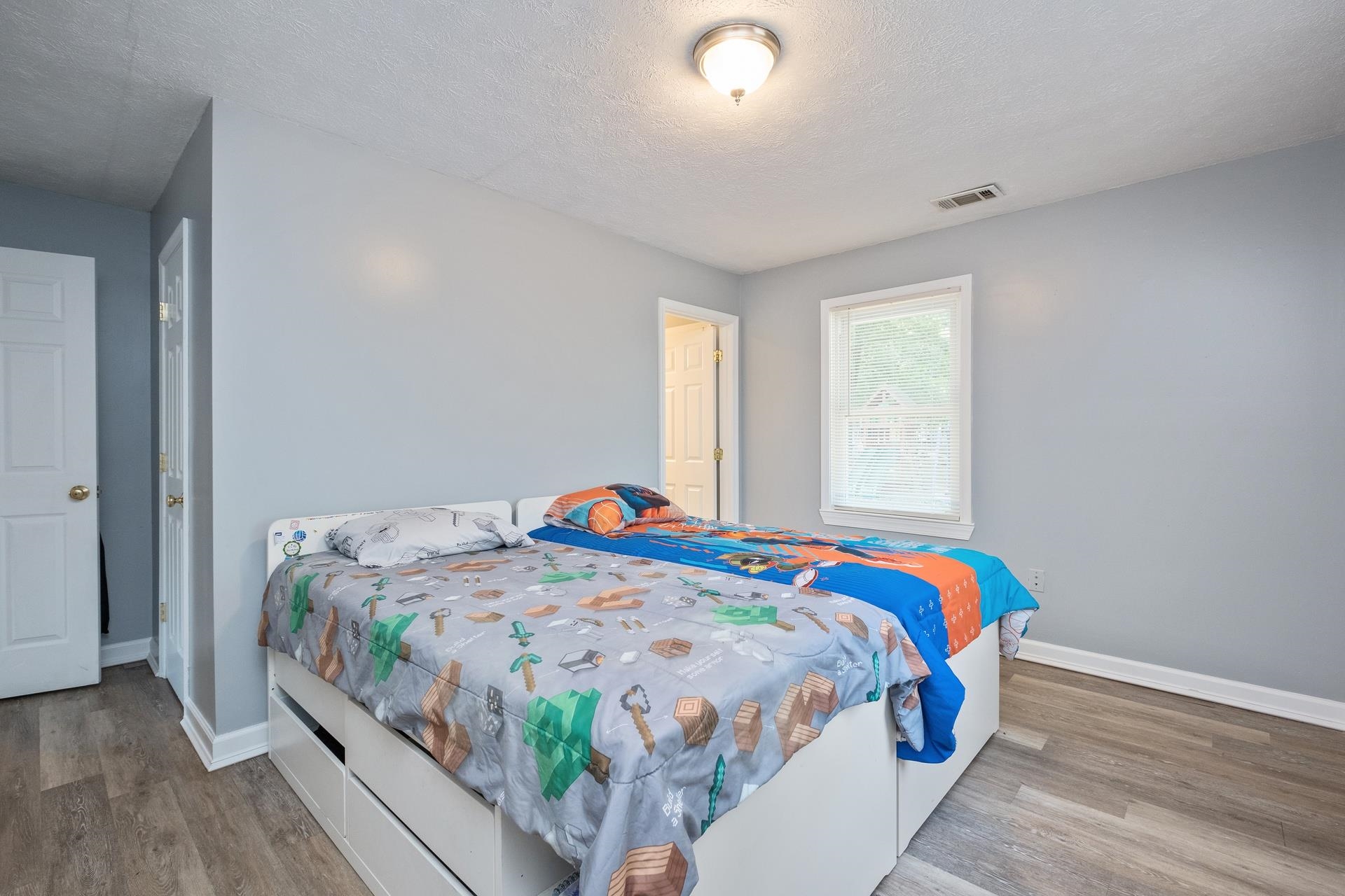 16998 E SUMMIT AVE, ELKTON, Virginia 22827, 5 Bedrooms Bedrooms, ,5 BathroomsBathrooms,Residential,16998 E SUMMIT AVE,666324 MLS # 666324