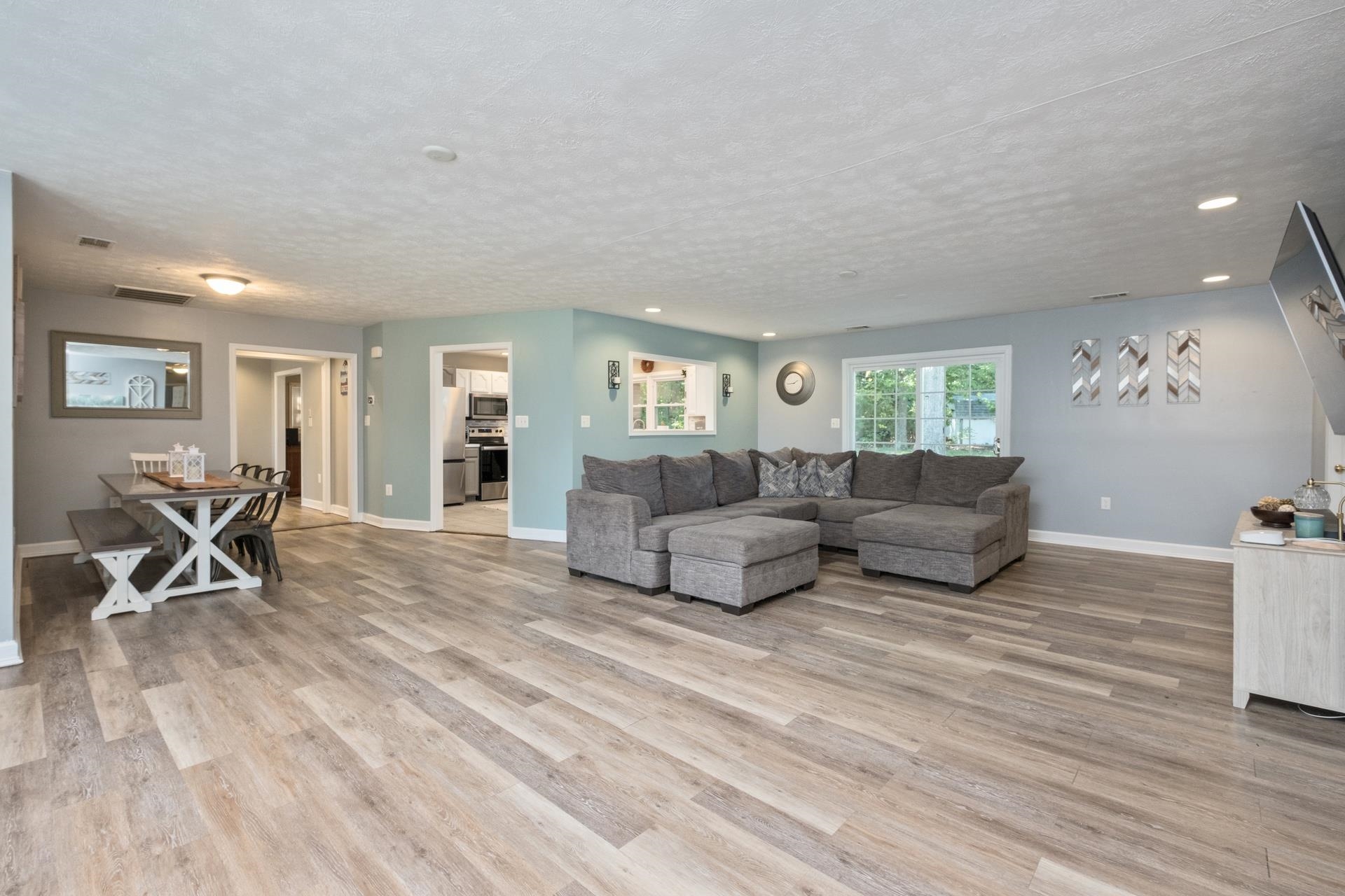16998 E SUMMIT AVE, ELKTON, Virginia 22827, 5 Bedrooms Bedrooms, ,5 BathroomsBathrooms,Residential,16998 E SUMMIT AVE,666324 MLS # 666324