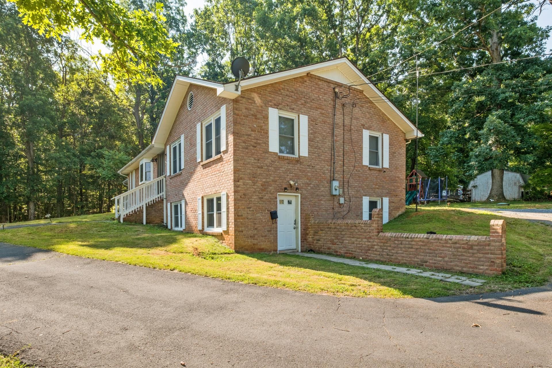 16998 E SUMMIT AVE, ELKTON, Virginia 22827, 5 Bedrooms Bedrooms, ,5 BathroomsBathrooms,Residential,16998 E SUMMIT AVE,666324 MLS # 666324
