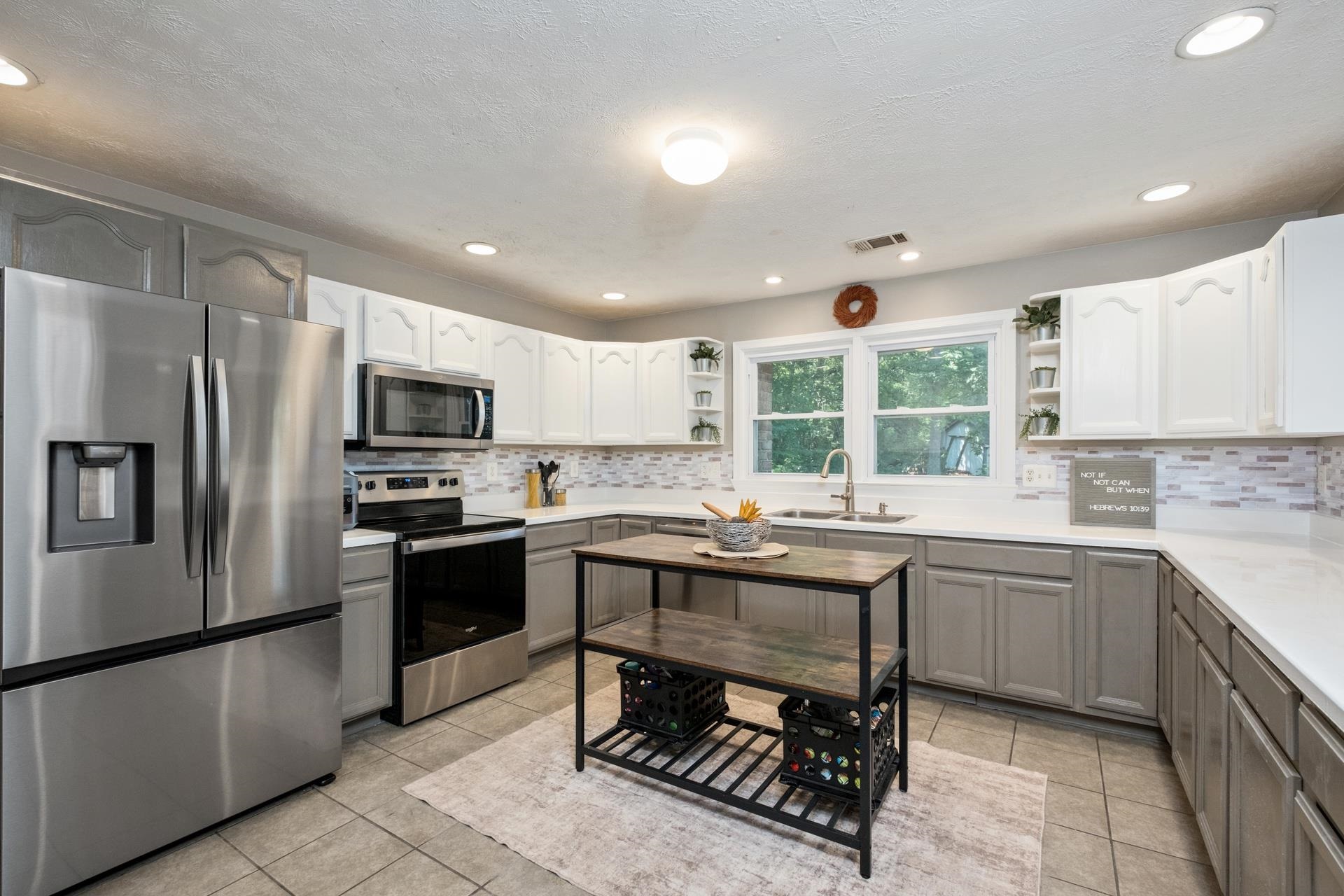 16998 E SUMMIT AVE, ELKTON, Virginia 22827, 5 Bedrooms Bedrooms, ,5 BathroomsBathrooms,Residential,16998 E SUMMIT AVE,666324 MLS # 666324