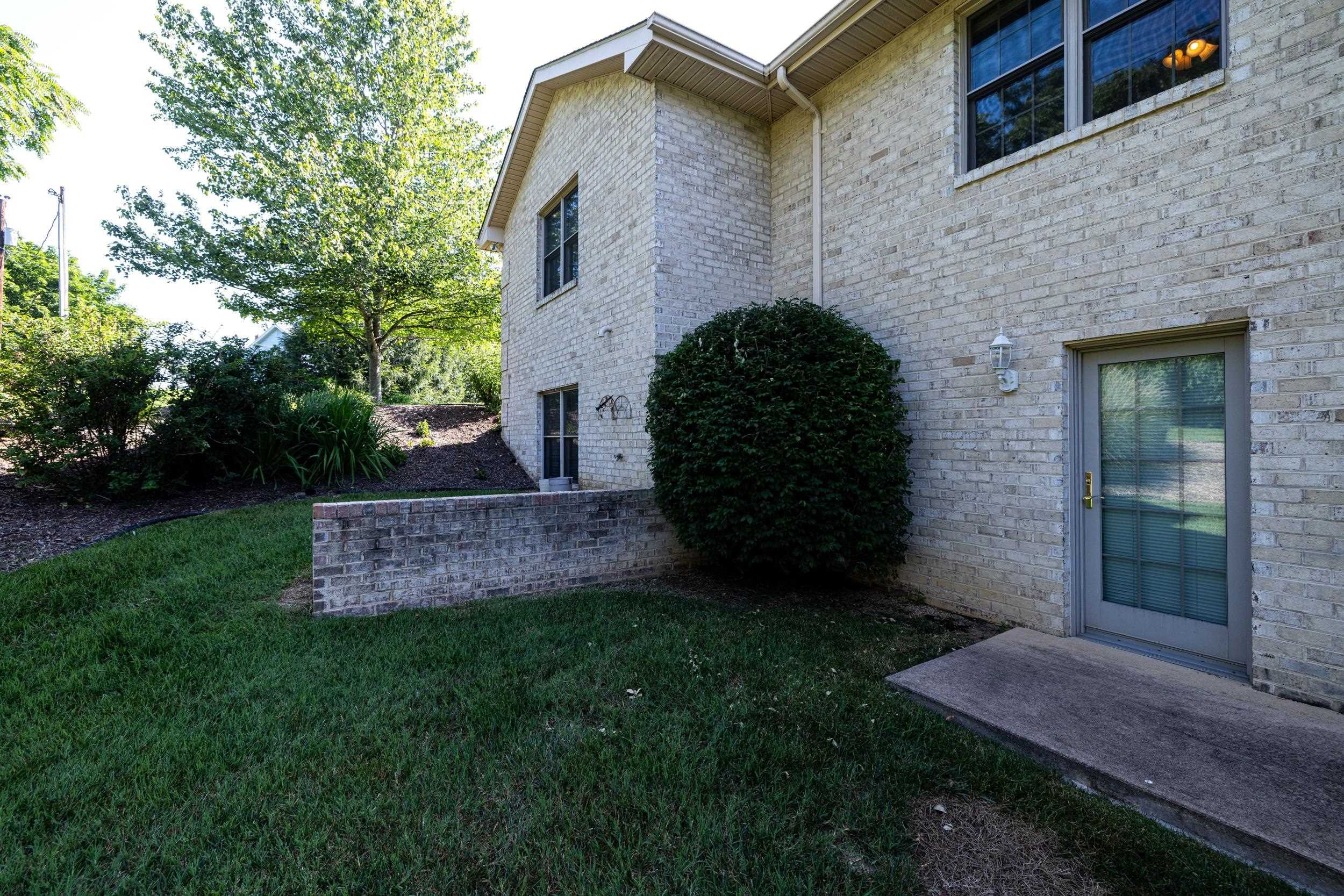 615 KESTREL CT, WOODSTOCK, Virginia 22664, 3 Bedrooms Bedrooms, ,2 BathroomsBathrooms,Residential,615 KESTREL CT,666325 MLS # 666325