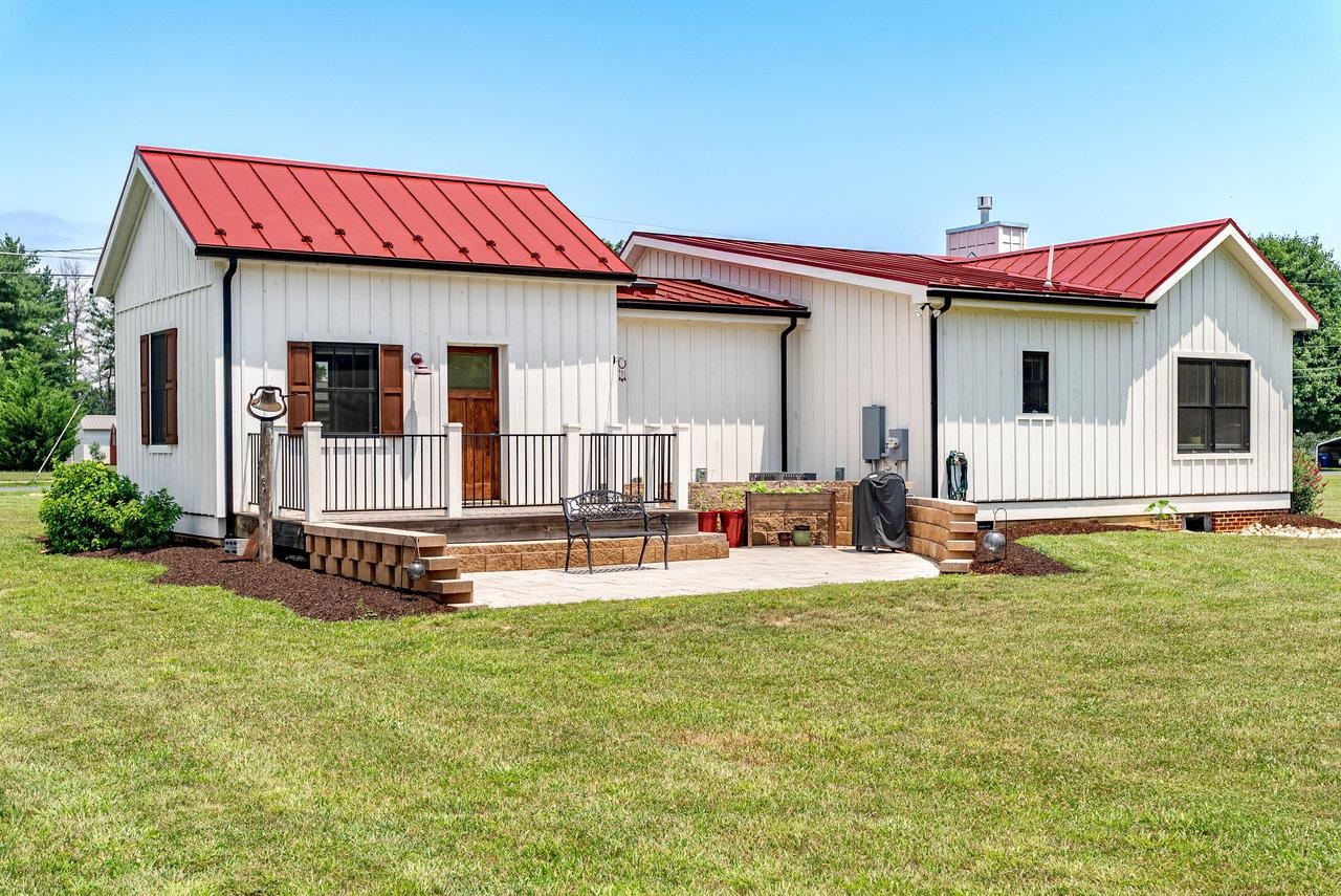 407 14TH ST, GROTTOES, Virginia 24441, 3 Bedrooms Bedrooms, ,2 BathroomsBathrooms,Residential,407 14TH ST,666327 MLS # 666327