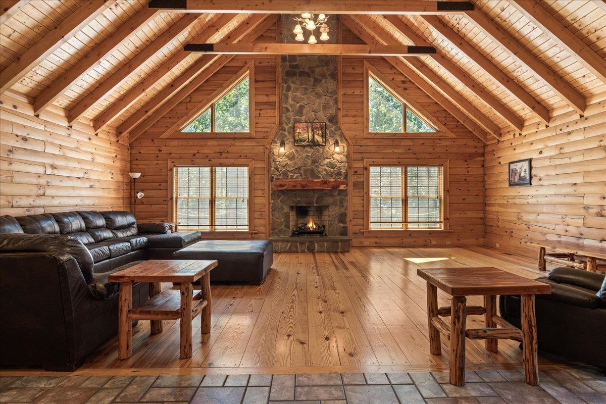 376 TRAYFOOT RD, GROTTOES, Virginia 24441, 3 Bedrooms Bedrooms, ,2 BathroomsBathrooms,Residential,376 TRAYFOOT RD,666337 MLS # 666337