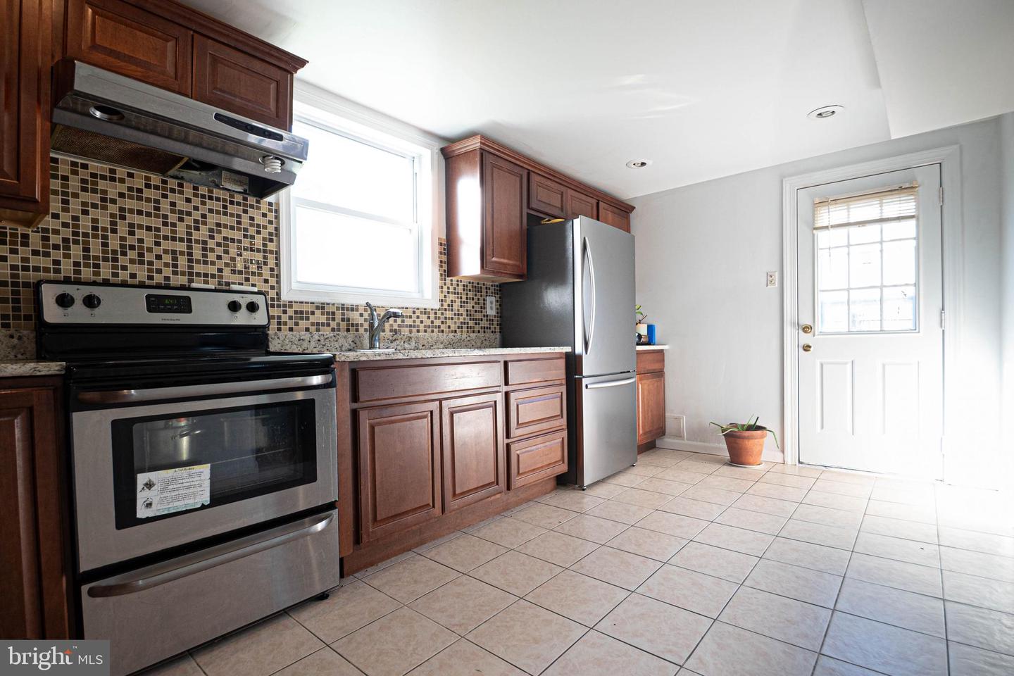 1262 EVERETT AVE, WOODBRIDGE, Virginia 22191, 4 Bedrooms Bedrooms, ,2 BathroomsBathrooms,Residential,For sale,1262 EVERETT AVE,VAPW2098166 MLS # VAPW2098166