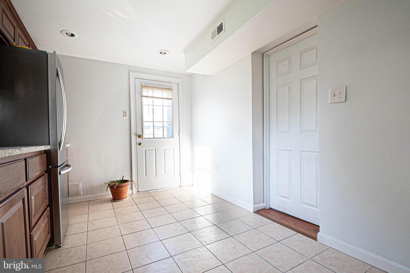 1262 EVERETT AVE, WOODBRIDGE, Virginia 22191, 4 Bedrooms Bedrooms, ,2 BathroomsBathrooms,Residential,For sale,1262 EVERETT AVE,VAPW2098166 MLS # VAPW2098166