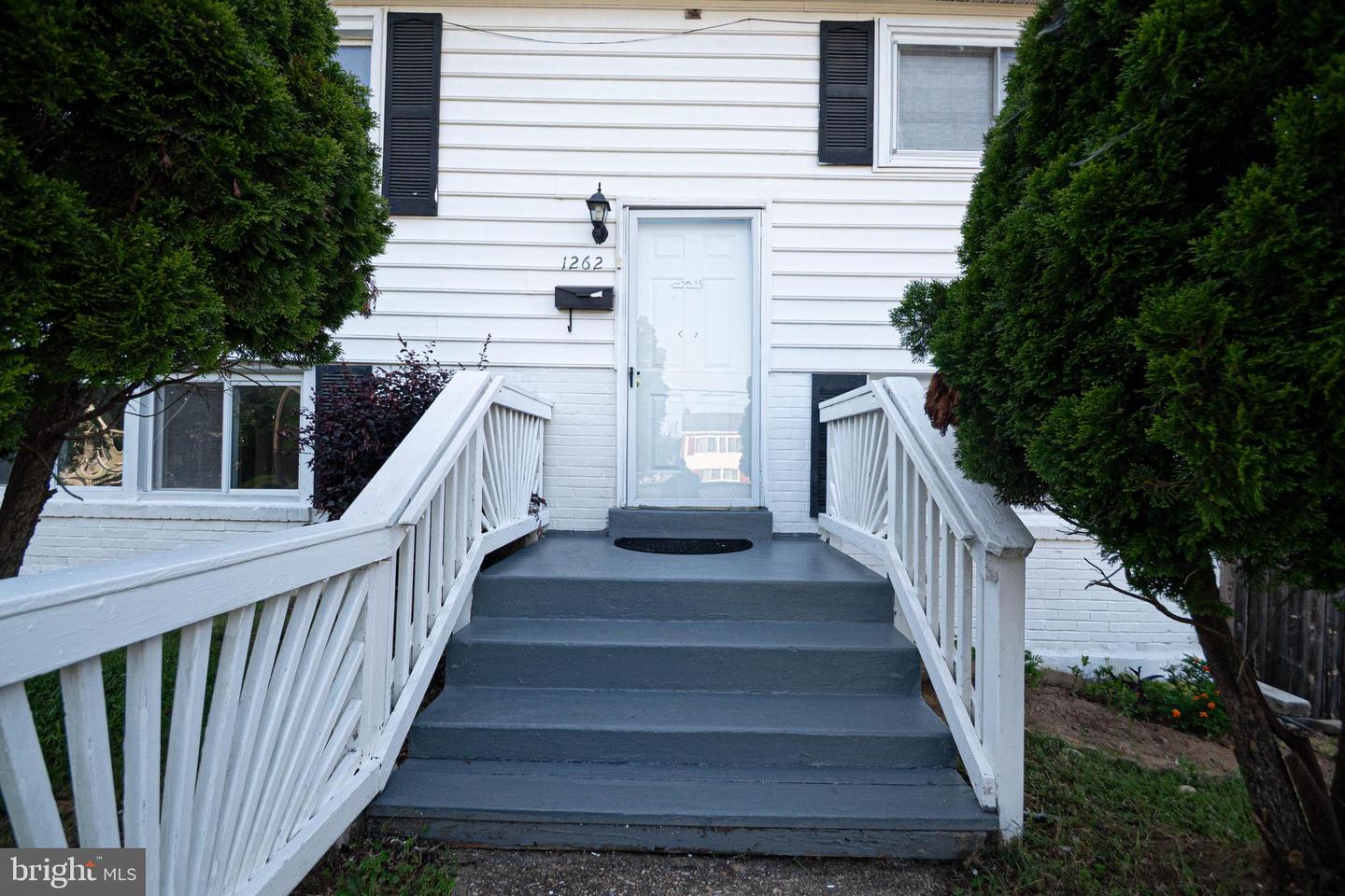 1262 EVERETT AVE, WOODBRIDGE, Virginia 22191, 4 Bedrooms Bedrooms, ,2 BathroomsBathrooms,Residential,For sale,1262 EVERETT AVE,VAPW2098166 MLS # VAPW2098166