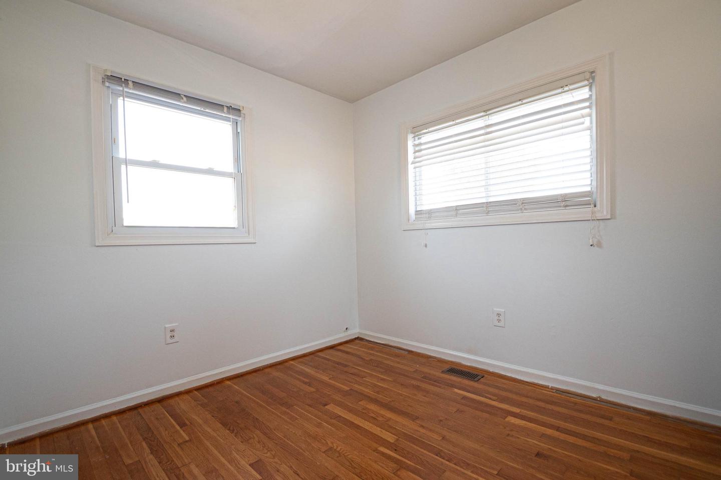 1262 EVERETT AVE, WOODBRIDGE, Virginia 22191, 4 Bedrooms Bedrooms, ,2 BathroomsBathrooms,Residential,For sale,1262 EVERETT AVE,VAPW2098166 MLS # VAPW2098166