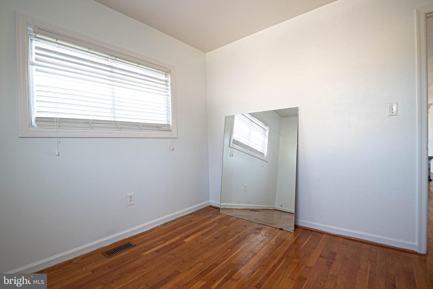 1262 EVERETT AVE, WOODBRIDGE, Virginia 22191, 4 Bedrooms Bedrooms, ,2 BathroomsBathrooms,Residential,For sale,1262 EVERETT AVE,VAPW2098166 MLS # VAPW2098166