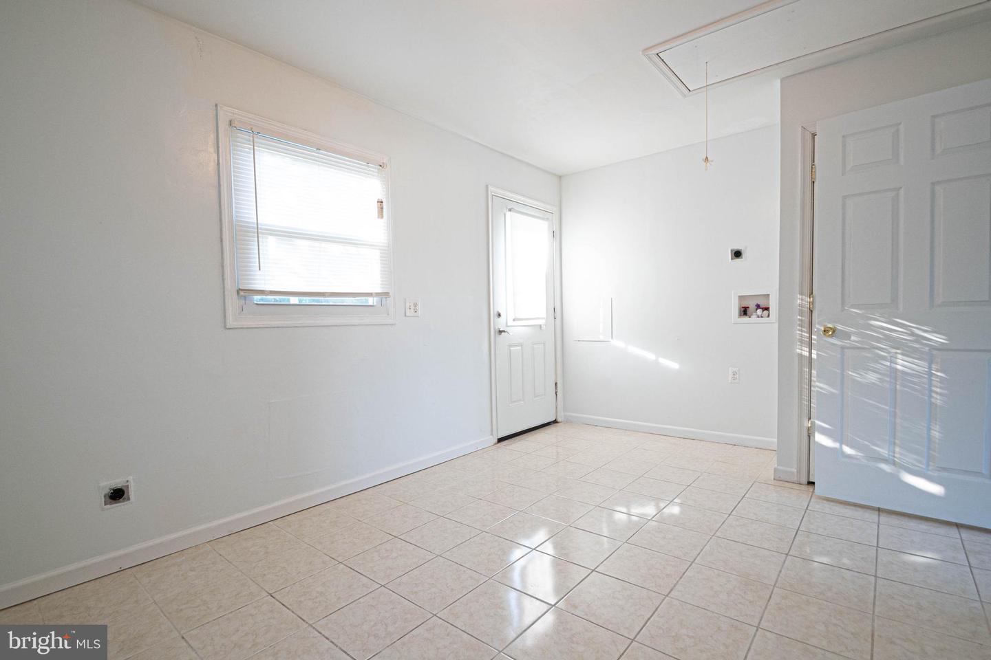 1262 EVERETT AVE, WOODBRIDGE, Virginia 22191, 4 Bedrooms Bedrooms, ,2 BathroomsBathrooms,Residential,For sale,1262 EVERETT AVE,VAPW2098166 MLS # VAPW2098166