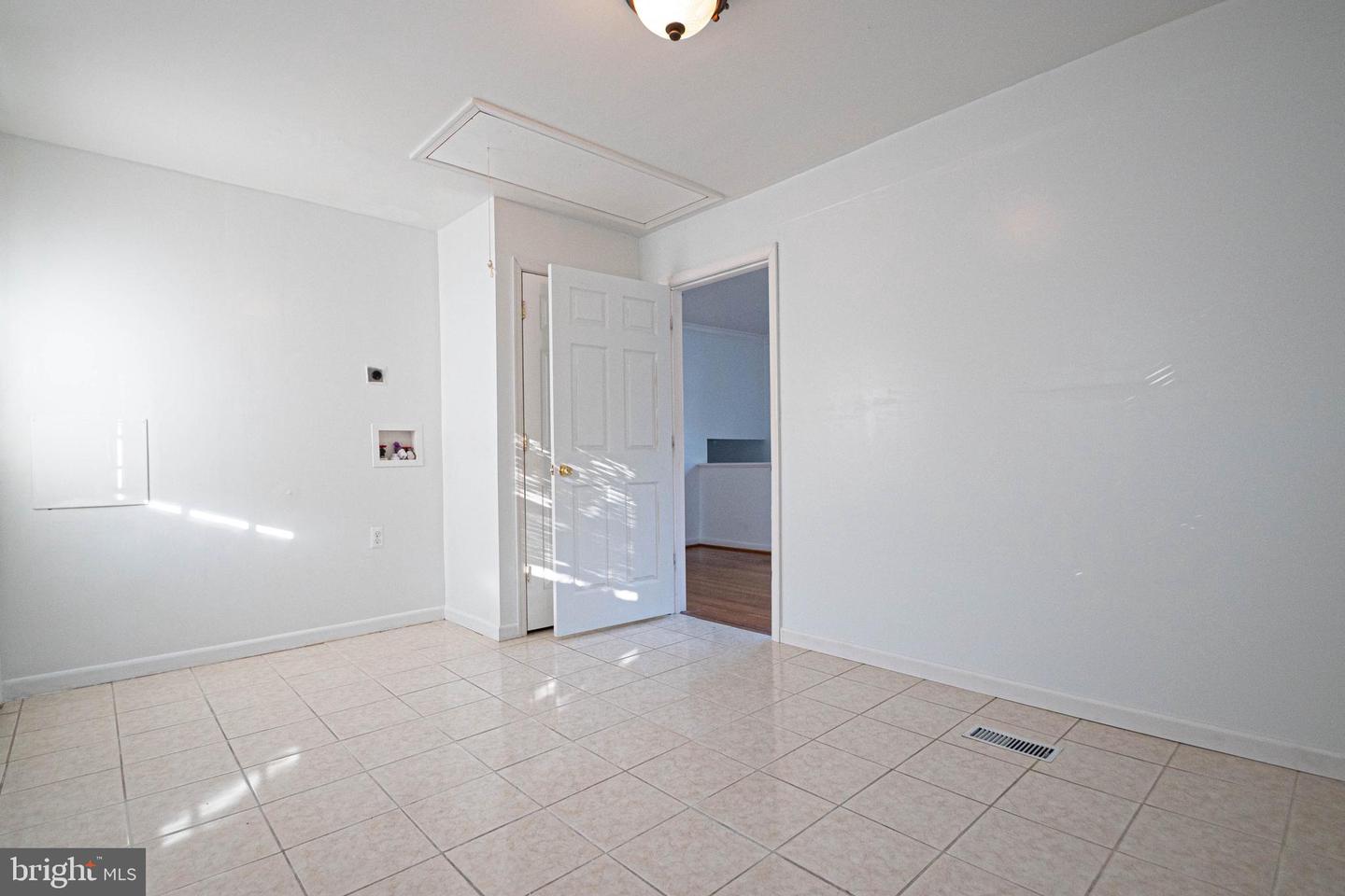 1262 EVERETT AVE, WOODBRIDGE, Virginia 22191, 4 Bedrooms Bedrooms, ,2 BathroomsBathrooms,Residential,For sale,1262 EVERETT AVE,VAPW2098166 MLS # VAPW2098166