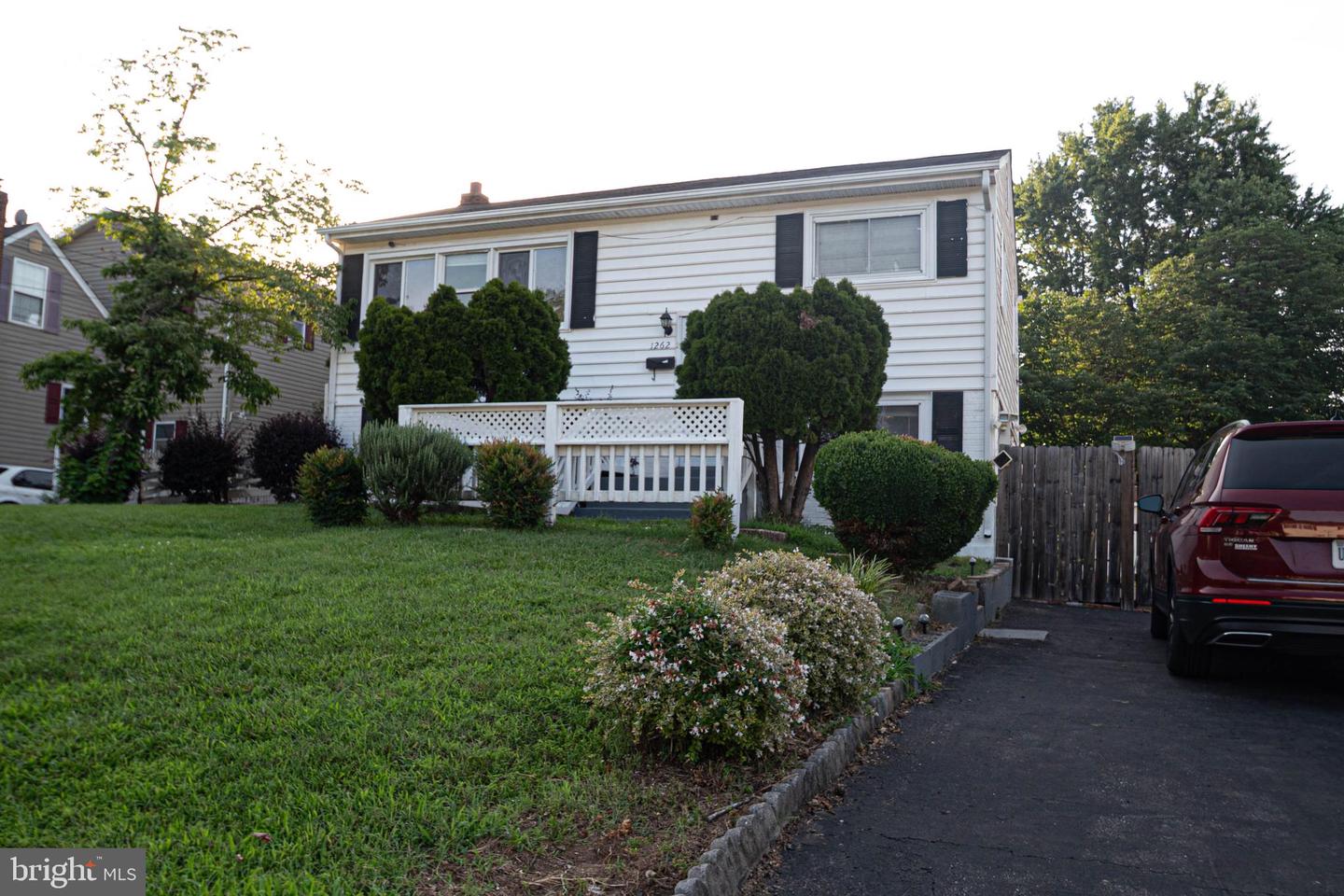 1262 EVERETT AVE, WOODBRIDGE, Virginia 22191, 4 Bedrooms Bedrooms, ,2 BathroomsBathrooms,Residential,For sale,1262 EVERETT AVE,VAPW2098166 MLS # VAPW2098166