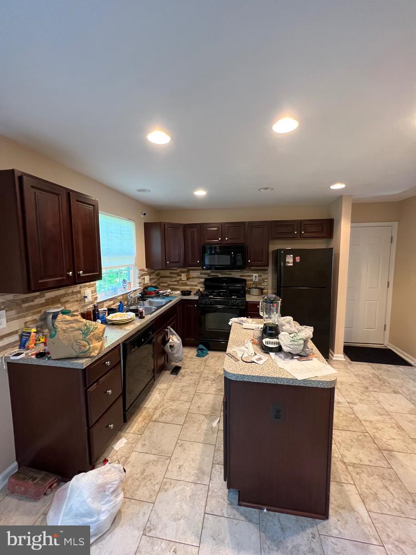 6521 BROAD CREEK OVERLOOK, FREDERICKSBURG, Virginia 22407, 4 Bedrooms Bedrooms, ,2 BathroomsBathrooms,Residential,For sale,6521 BROAD CREEK OVERLOOK,VASP2034384 MLS # VASP2034384