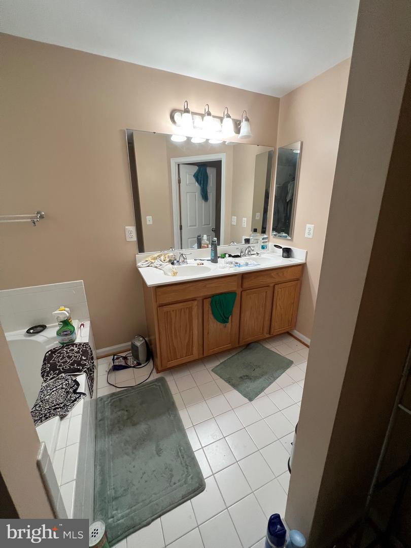 6521 BROAD CREEK OVERLOOK, FREDERICKSBURG, Virginia 22407, 4 Bedrooms Bedrooms, ,2 BathroomsBathrooms,Residential,For sale,6521 BROAD CREEK OVERLOOK,VASP2034384 MLS # VASP2034384