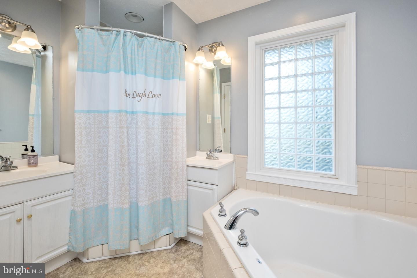 16998 E SUMMIT AVE, ELKTON, Virginia 22827, 5 Bedrooms Bedrooms, ,5 BathroomsBathrooms,Residential,For sale,16998 E SUMMIT AVE,VARO2002422 MLS # VARO2002422