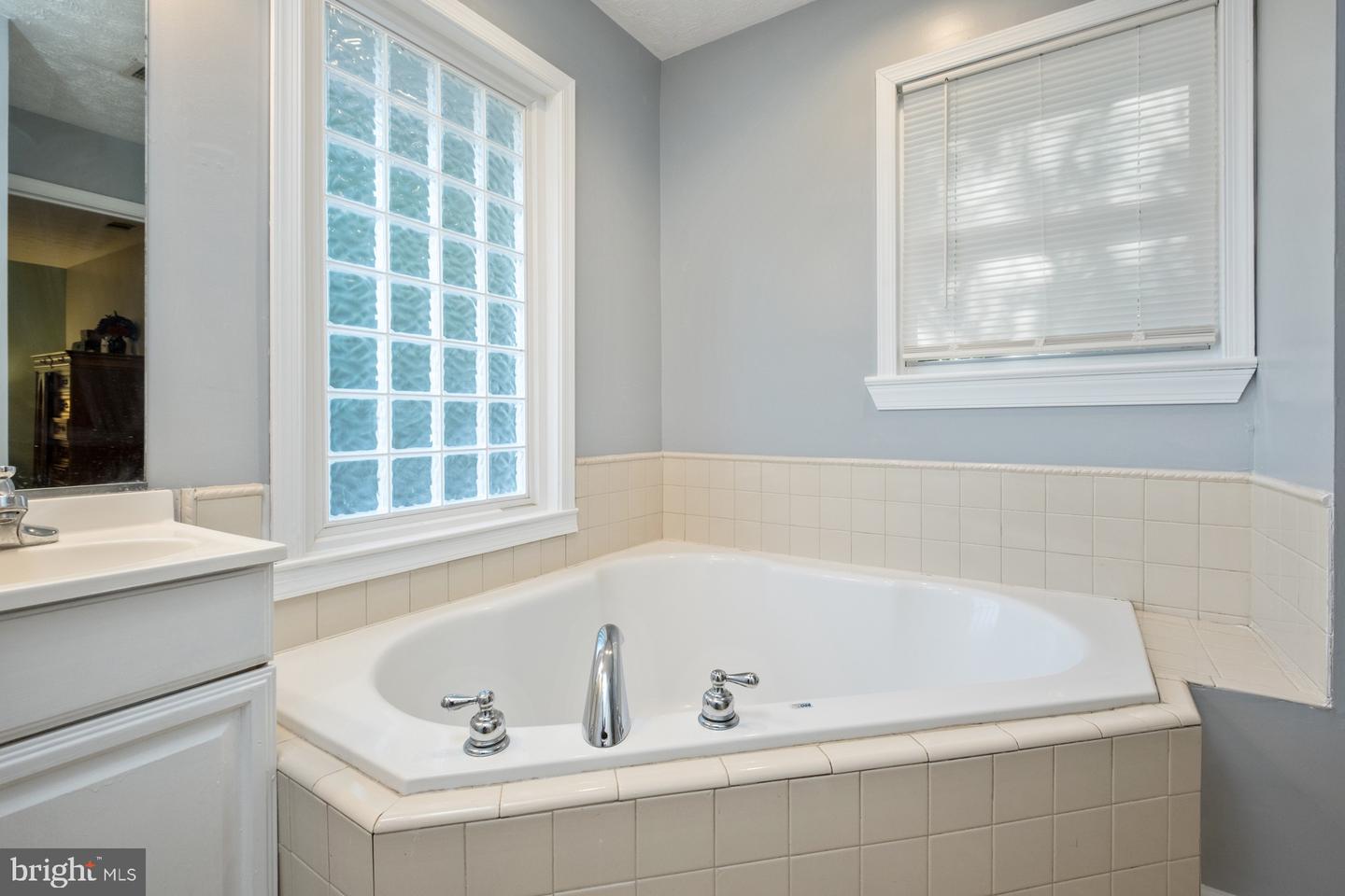 16998 E SUMMIT AVE, ELKTON, Virginia 22827, 5 Bedrooms Bedrooms, ,5 BathroomsBathrooms,Residential,For sale,16998 E SUMMIT AVE,VARO2002422 MLS # VARO2002422