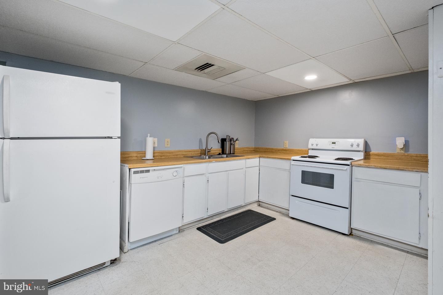 16998 E SUMMIT AVE, ELKTON, Virginia 22827, 5 Bedrooms Bedrooms, ,5 BathroomsBathrooms,Residential,For sale,16998 E SUMMIT AVE,VARO2002422 MLS # VARO2002422