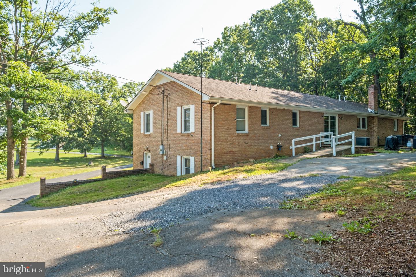 16998 E SUMMIT AVE, ELKTON, Virginia 22827, 5 Bedrooms Bedrooms, ,5 BathroomsBathrooms,Residential,For sale,16998 E SUMMIT AVE,VARO2002422 MLS # VARO2002422