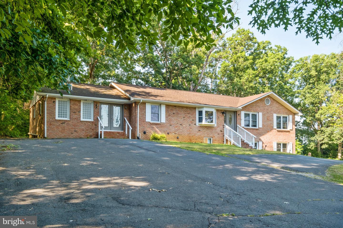 16998 E SUMMIT AVE, ELKTON, Virginia 22827, 5 Bedrooms Bedrooms, ,5 BathroomsBathrooms,Residential,For sale,16998 E SUMMIT AVE,VARO2002422 MLS # VARO2002422