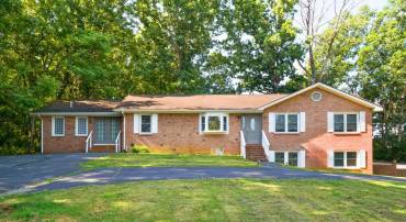 16998 E SUMMIT AVE, ELKTON, Virginia 22827, 5 Bedrooms Bedrooms, ,5 BathroomsBathrooms,Residential,For sale,16998 E SUMMIT AVE,VARO2002422 MLS # VARO2002422