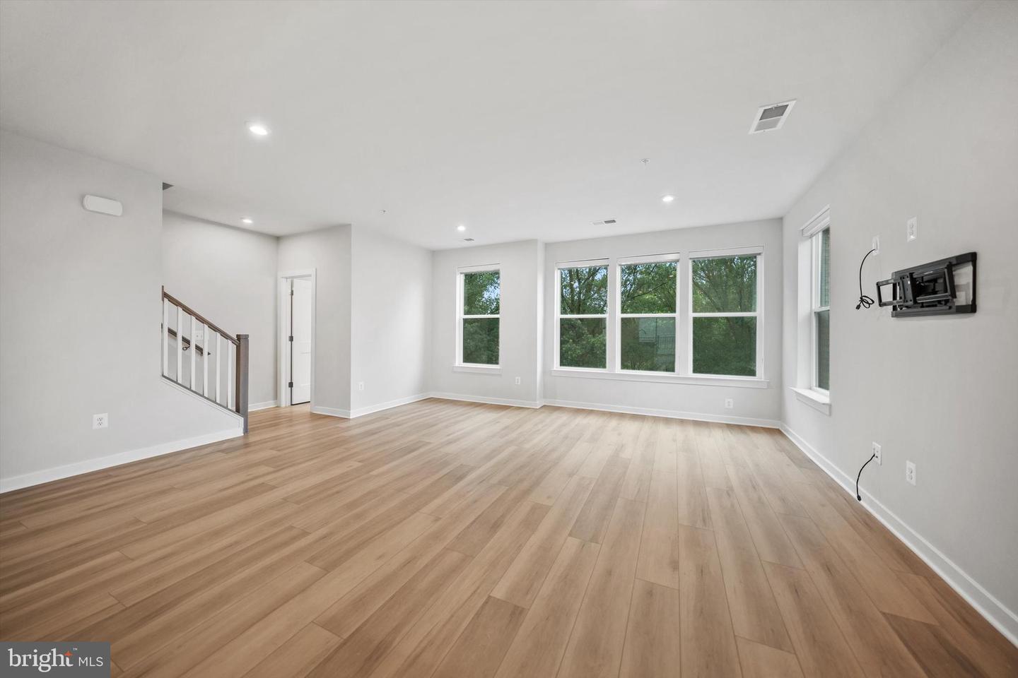 14256 NEWBROOK DR, CHANTILLY, Virginia 20151, 3 Bedrooms Bedrooms, ,2 BathroomsBathrooms,Residential,For sale,14256 NEWBROOK DR,VAFX2253096 MLS # VAFX2253096