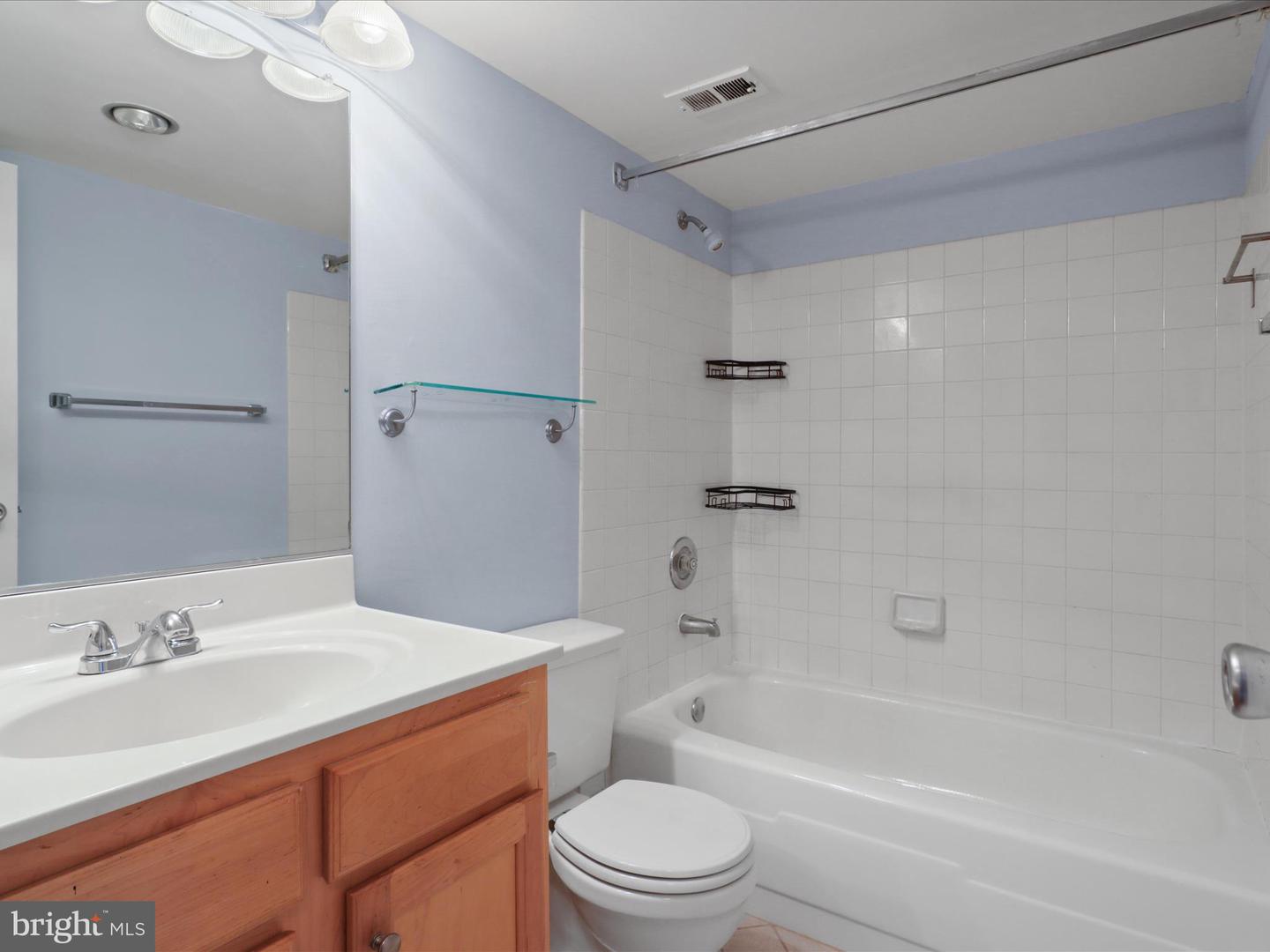 4500 S FOUR MILE RUN DR #927, ARLINGTON, Virginia 22204, 1 Bedroom Bedrooms, ,1 BathroomBathrooms,Residential,For sale,4500 S FOUR MILE RUN DR #927,VAAR2060124 MLS # VAAR2060124