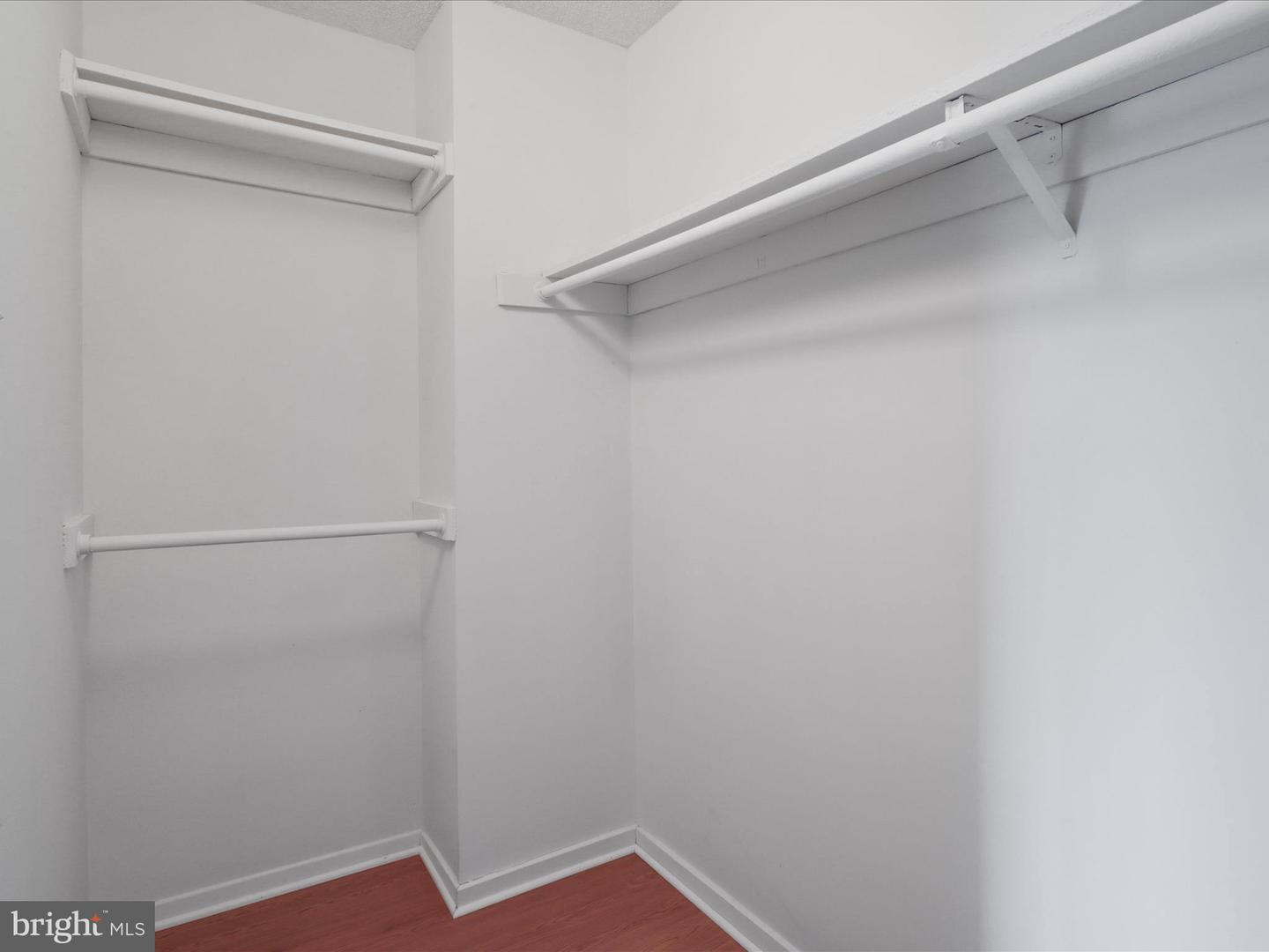 4500 S FOUR MILE RUN DR #927, ARLINGTON, Virginia 22204, 1 Bedroom Bedrooms, ,1 BathroomBathrooms,Residential,For sale,4500 S FOUR MILE RUN DR #927,VAAR2060124 MLS # VAAR2060124