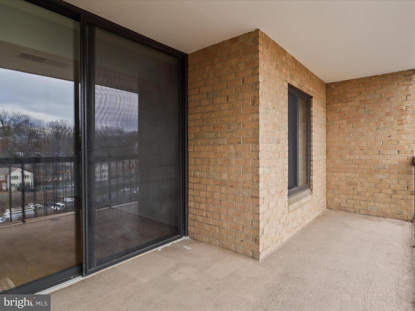 4500 S FOUR MILE RUN DR #927, ARLINGTON, Virginia 22204, 1 Bedroom Bedrooms, ,1 BathroomBathrooms,Residential,For sale,4500 S FOUR MILE RUN DR #927,VAAR2060124 MLS # VAAR2060124